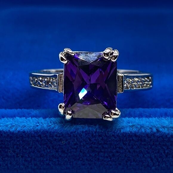 💛 10k White Gold Amethyst & CZ Ring - Picture 2 of 8
